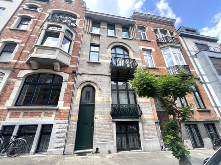 Vendre immeuble de rapport à Bruxelles – immeuble à appartements vendu off-market par Agreed